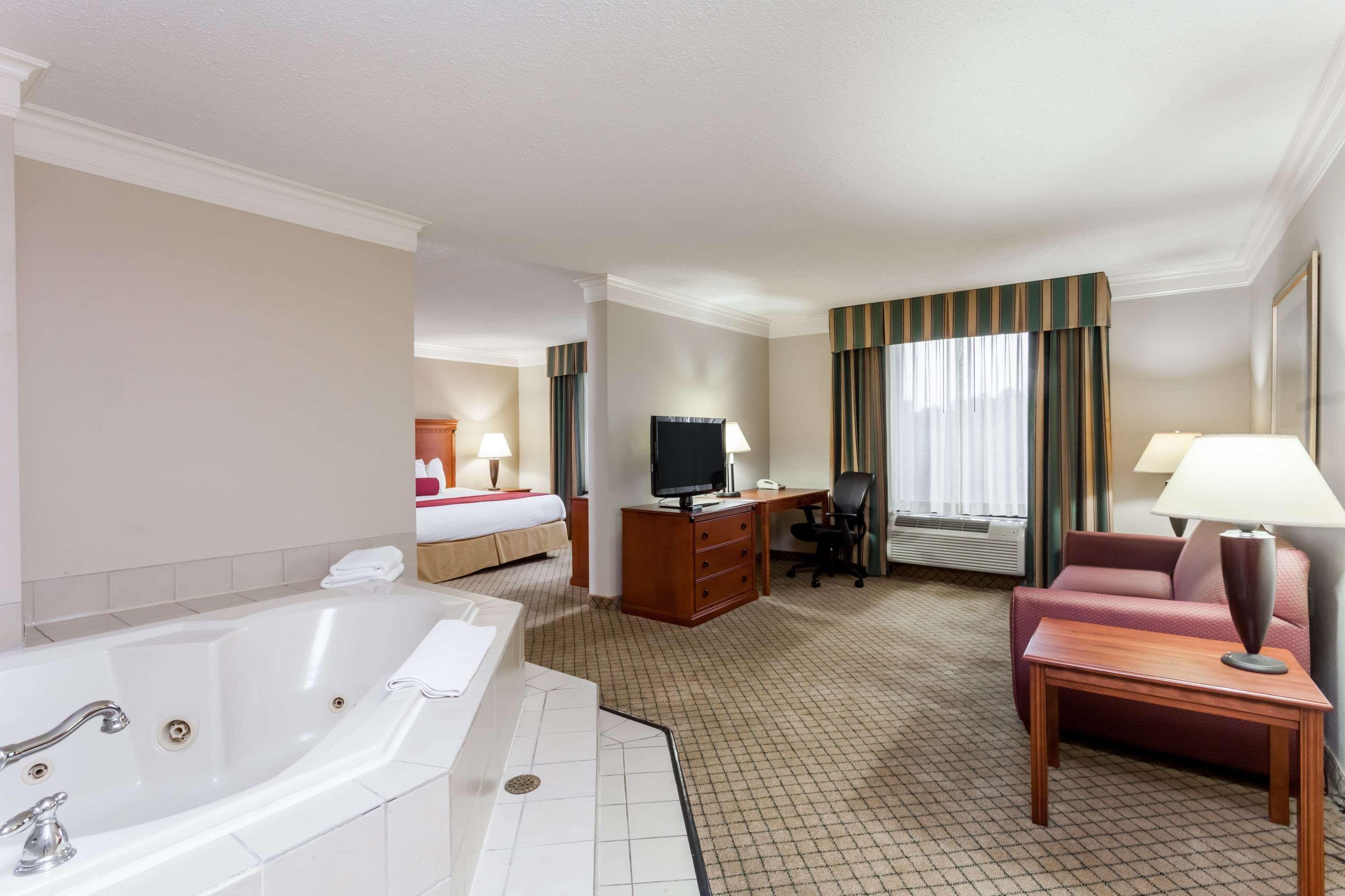 Baymont By Wyndham Madisonville Zewnętrze zdjęcie